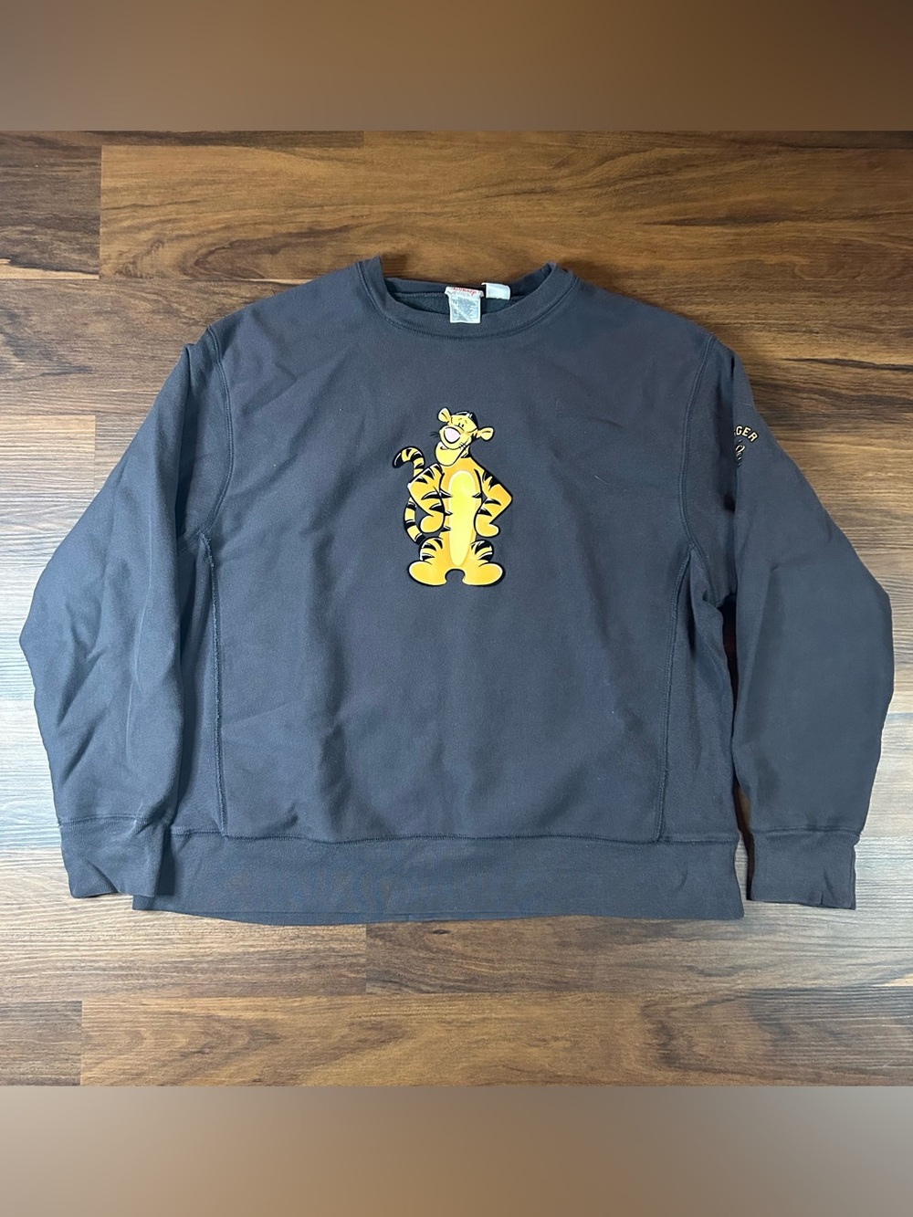 Y2K Disney dark grey Crewneck Sweatshirt with Yellow Tigger Graphic